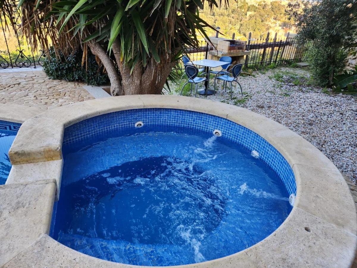 Gozo Island Escape Sleeps 4 With Private Bathroom Ghajn il-Kbira  Extérieur photo