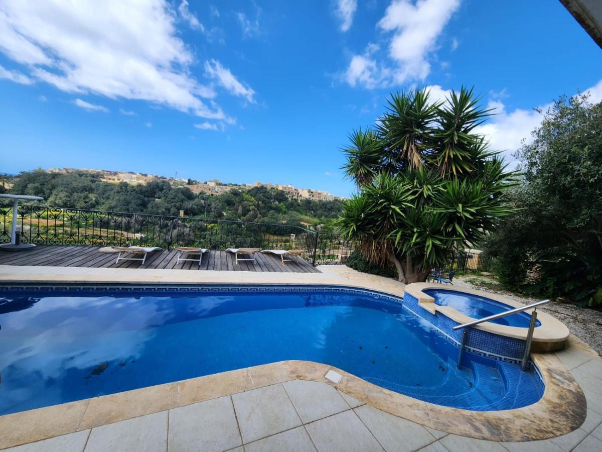 Gozo Island Escape Sleeps 4 With Private Bathroom Ghajn il-Kbira  Extérieur photo